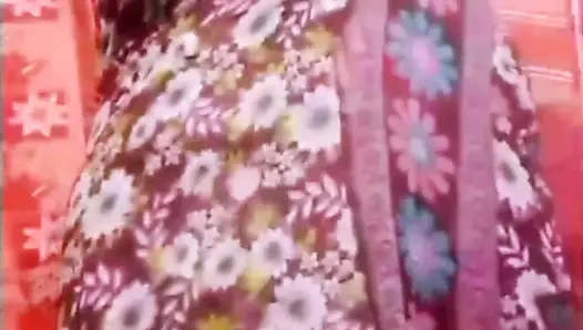 Desi indische tamilische ehefrau renu nackt live-anruf sugar stiefvater möpse klatschen muschi finger arsch ficken heiße stimme!