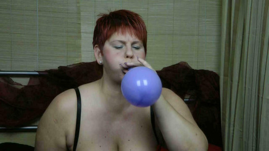 Annadevot - Play with penis balloons