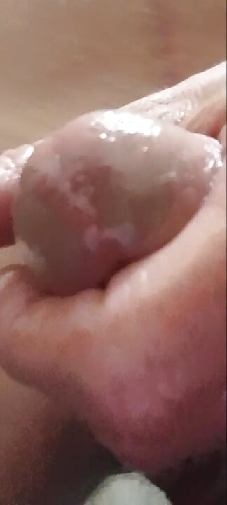 Dilinize büyük miktarda precum