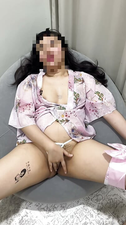 Come and insert your cock inside my pussy