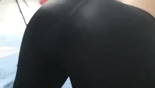 Я собирался трахнуть ее презервативом, но она была так возбуждена, что я забыл надеть его. С тобой это случилось? Это случилось в