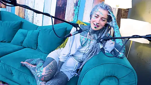 Aku lagi ngomongin tentang s - shame - asmr podcast sfw lagi ngobrol sama model tato rambut gimbal gotik