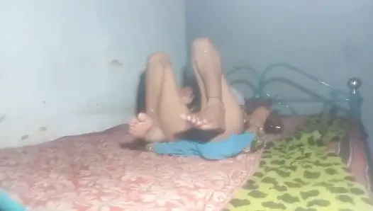 Seks pertama kali dengan bhabhi India