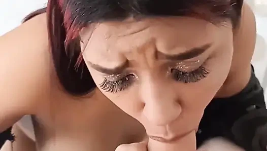 Моя подруга идет на работу, но в конечном итоге трахается, но она обещала мне, что она собирается принести деньги домой, она из Нью-йорка