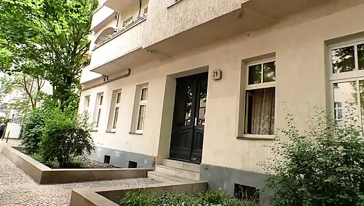 Татуированные Немецкие Шлюхи Занимаются Сексом С Незнакомцами