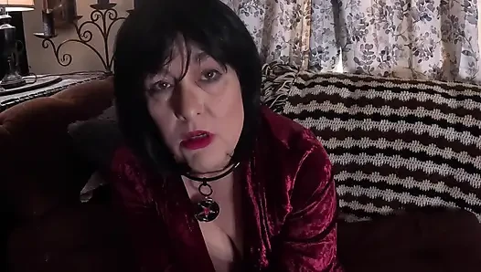 Aku akan mengisap rokokku sesulit kontolmu