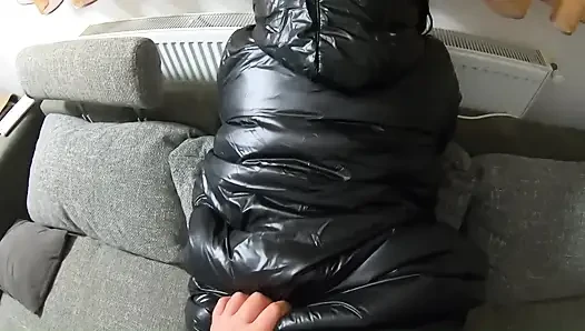 Yarak emdikten ve dölle dolduktan sonra iktidarsız kocamla öpüşmek için sabırsızlanıyorum