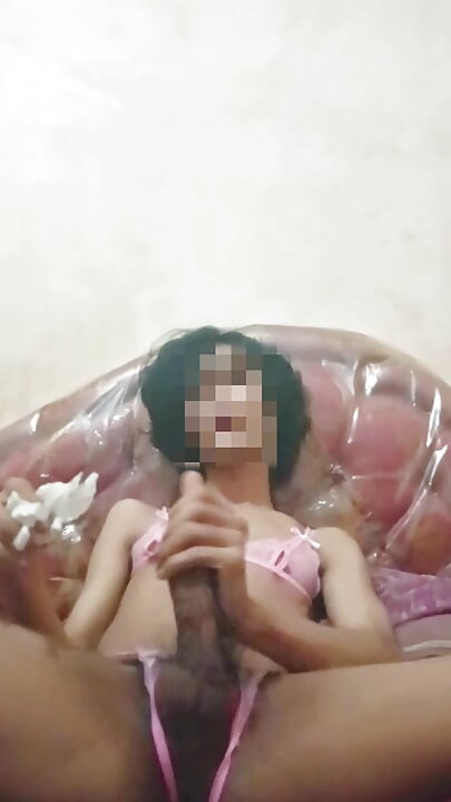 Masturbasi sissy femboy Indonesia kontol gede