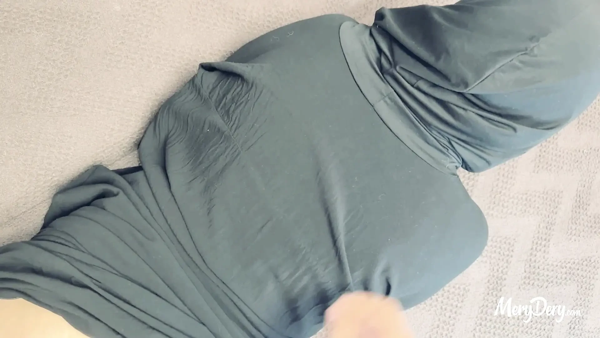 Hot Babe In Hijab Loves Her Anal Plug Porn Videos | xHamster