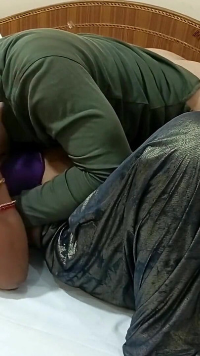 Indian Cute Porn Actress Manisha Bhabhi Hard Blowjob and Hot Fucking inside tight Pussy in Saree sexy Blouse | Klip 1