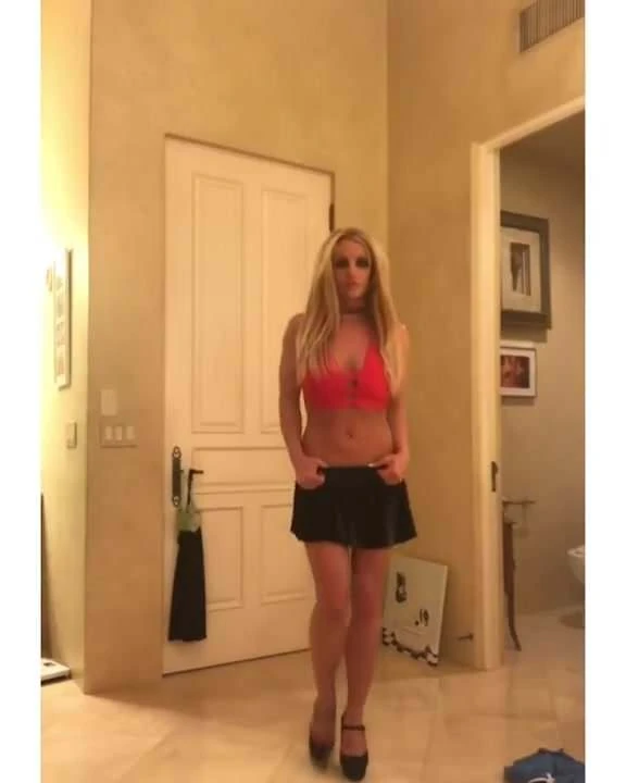 Rebel Britney Spears Dancing Feel it Still