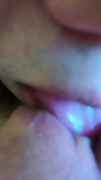 नई क्लिप एक प्रसिद्ध विश्वविद्यालय ninew थाई प्यारी में एक प्रसिद्ध थाई छात्र की चाट । क्लिप 1