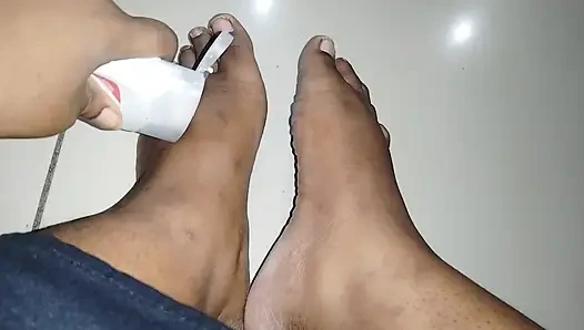 Cute hottie 18+ presents her beautiful clean feet for your enjoyment in exchange for all your financial assets.