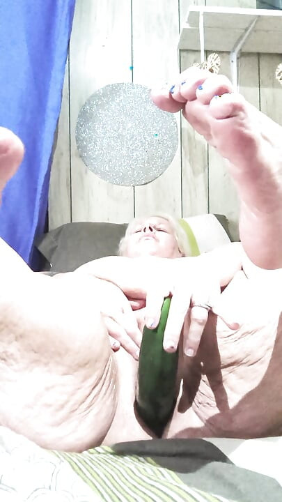Horny Slut Who Fucks Food a Bunch