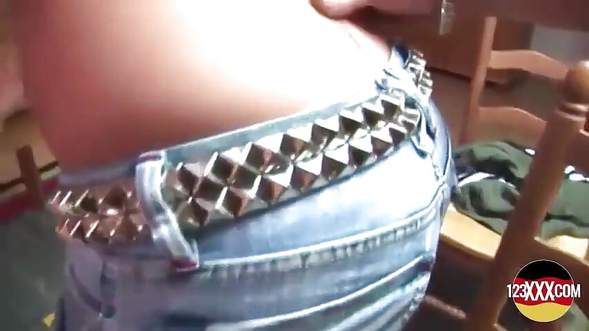 スウィートミアフェニックスはハードロッドに乗るのが大好きです