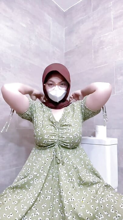 Haipar vidhva subah dildo kolmek khelti hai