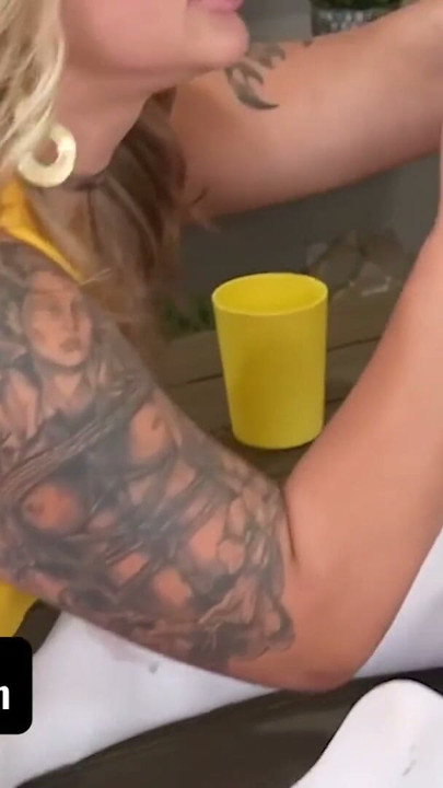 Una pija por día mantiene la castidad lejos - hijastra freya von doom y madrastra misty meaner | Clip 2
