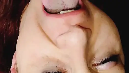 Seks penuh gairah, sepong kontol, crot di mulut