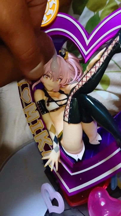 mika bukkake