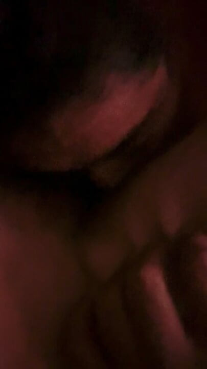 自製業餘拉丁女啜飲雞巴和舔屁眼