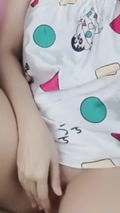 Horny Thai girl stabs her pussy with a dildo before bed. RealThaiSolo | Clip 1