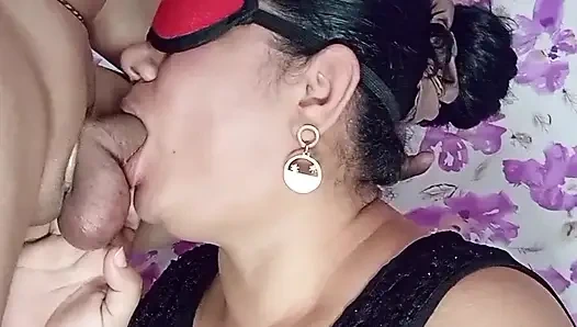 Selbstgemachter Blowjob mit Schlafmaske
