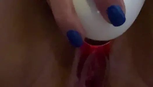 MILF squirts in a big stream because the plug in her ass is pressing