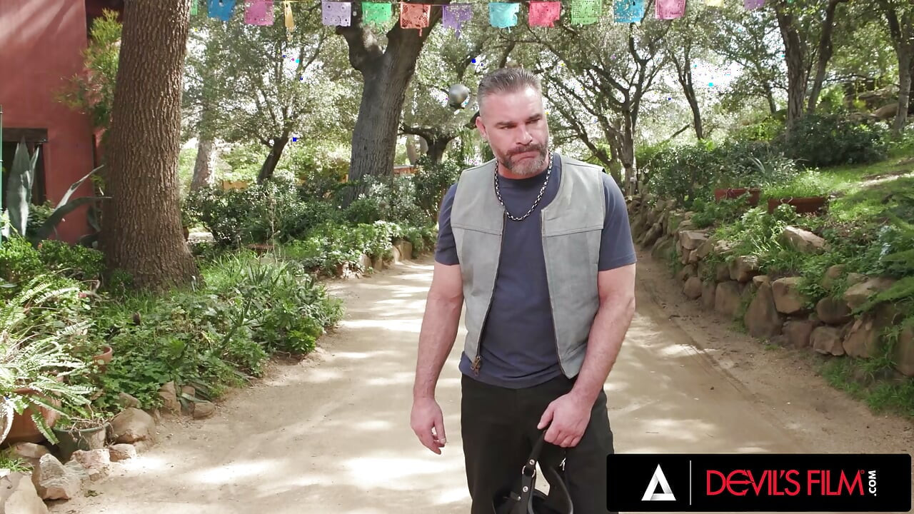 DEVILS FILM - Lilith Grace Nu Se Poate Opri Din A Squirta În Timpul Sexului Hardcore Cu Biker