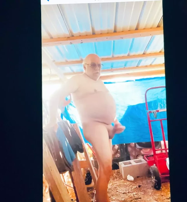 Piggy wanking pt 2