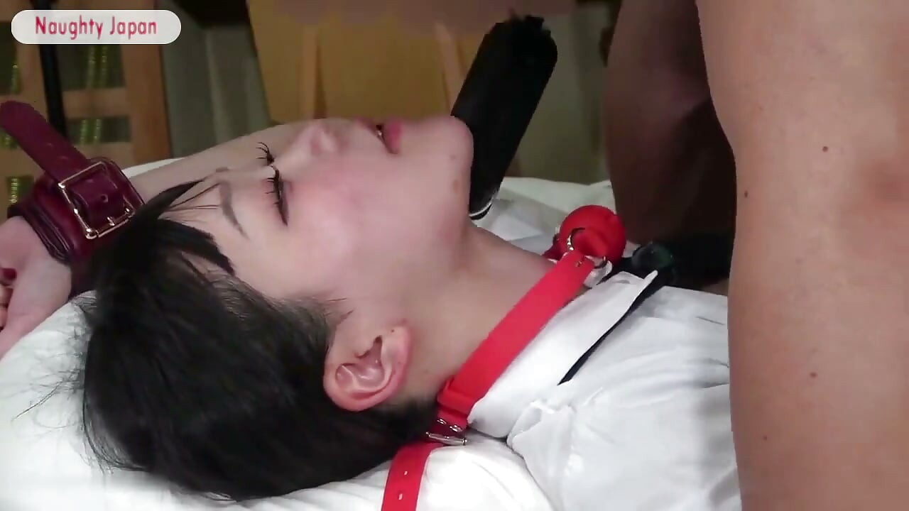 第一次拍摄 - 甜美美女高潮时, 全脸露出, 直到她的眼睛卷回来 - 5