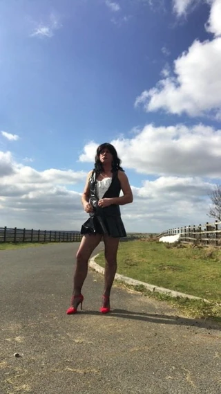 Dianna exposing outdoors