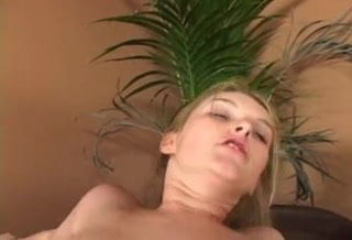 Sexy blondýnka jezdí a je ošukaná m22