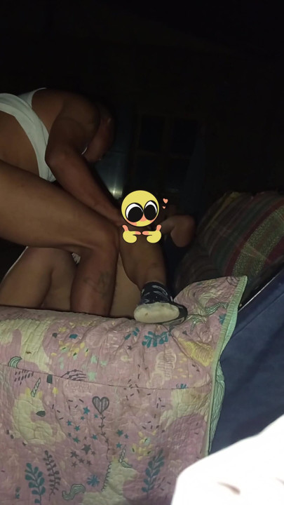 讓戴綠帽的妻子懷孕，而他正在家做晚飯。|片段 1