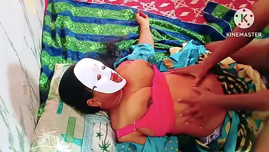 Kayınpeder üvey oğlu evde yokken hayalindeki kızı deneyimlemek için garip bir şey yaptı - tam tamil ses