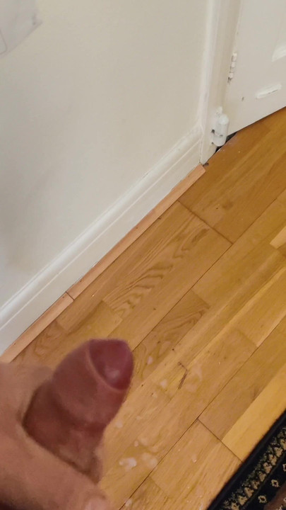 私の小さなチンポがイキまくり