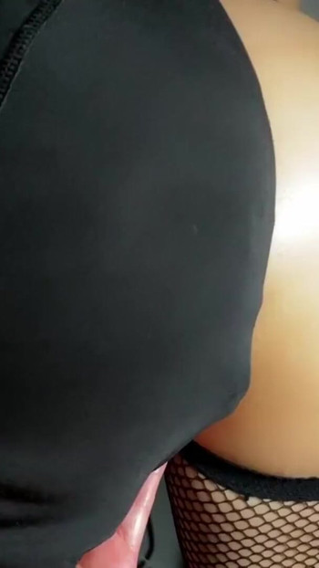 Moment de neuitat de la "COMPILAȚIA CU ÎNCORNORARE CARE MĂNÂNCĂ SPERMĂ #2 - soție curvă împărțită cu un străin"