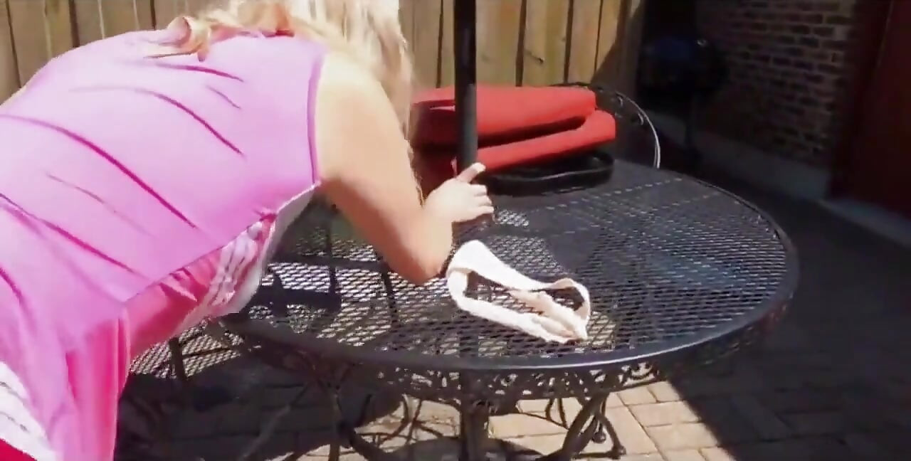 Cheerleading Stepdaughter Gets Fucked by Her Stepdaddy