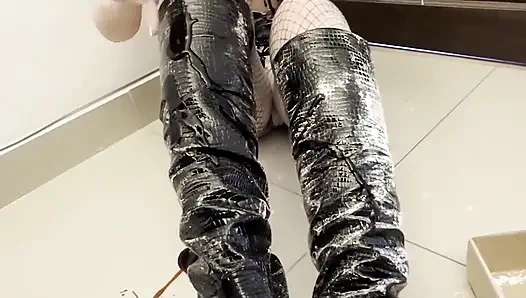 Evde tek başına alçakgönüllü tuzaklar