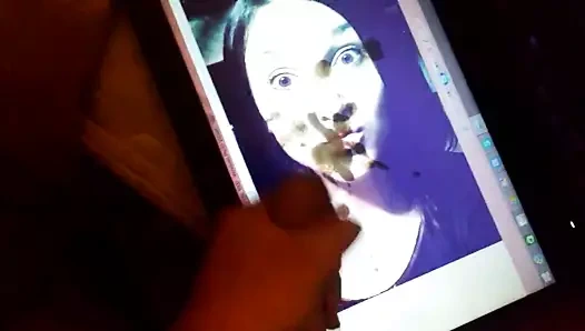 Kız kardeşim için boşalıyorum.