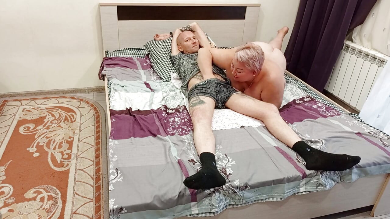 Min svärmor med stora tuttar suger min kuk tills jag cum