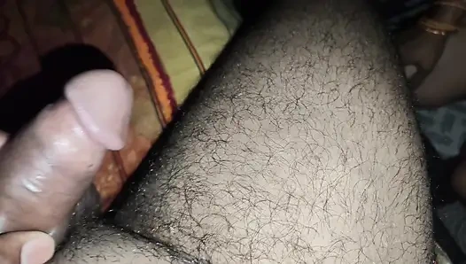 Desi Shruti Bhabhi menyepong air mani