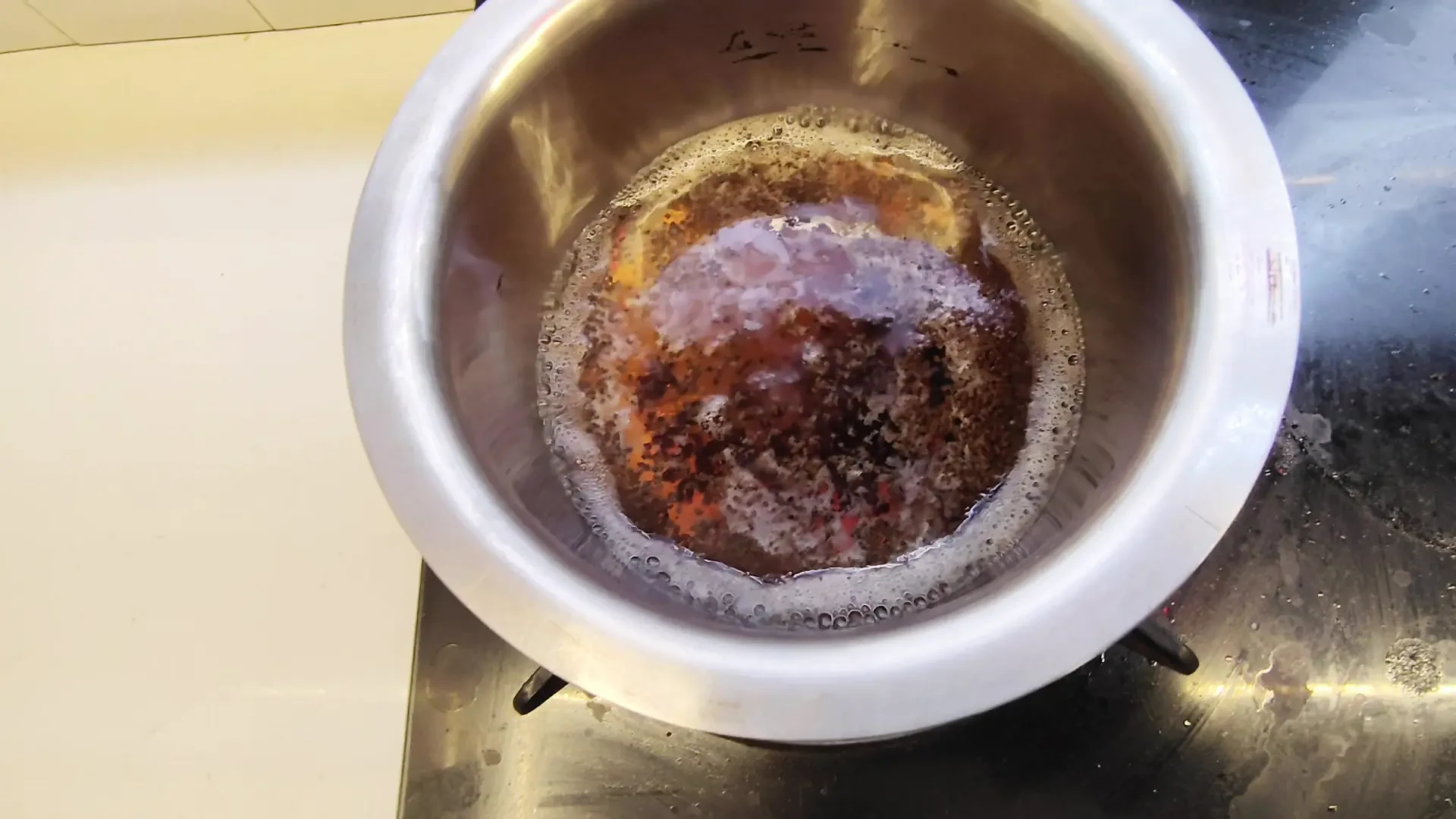 Apni sautan Ko nangi dekhkar madam ne kam wali ladki ke sath sex Kiya