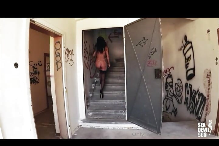 Sexdevil ngentot pria tua yang bodoh ini.