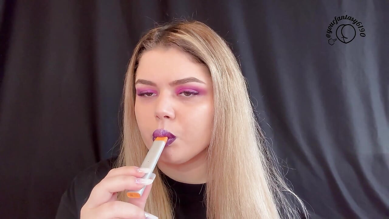 Velvet Vixen: Smoking Seduction