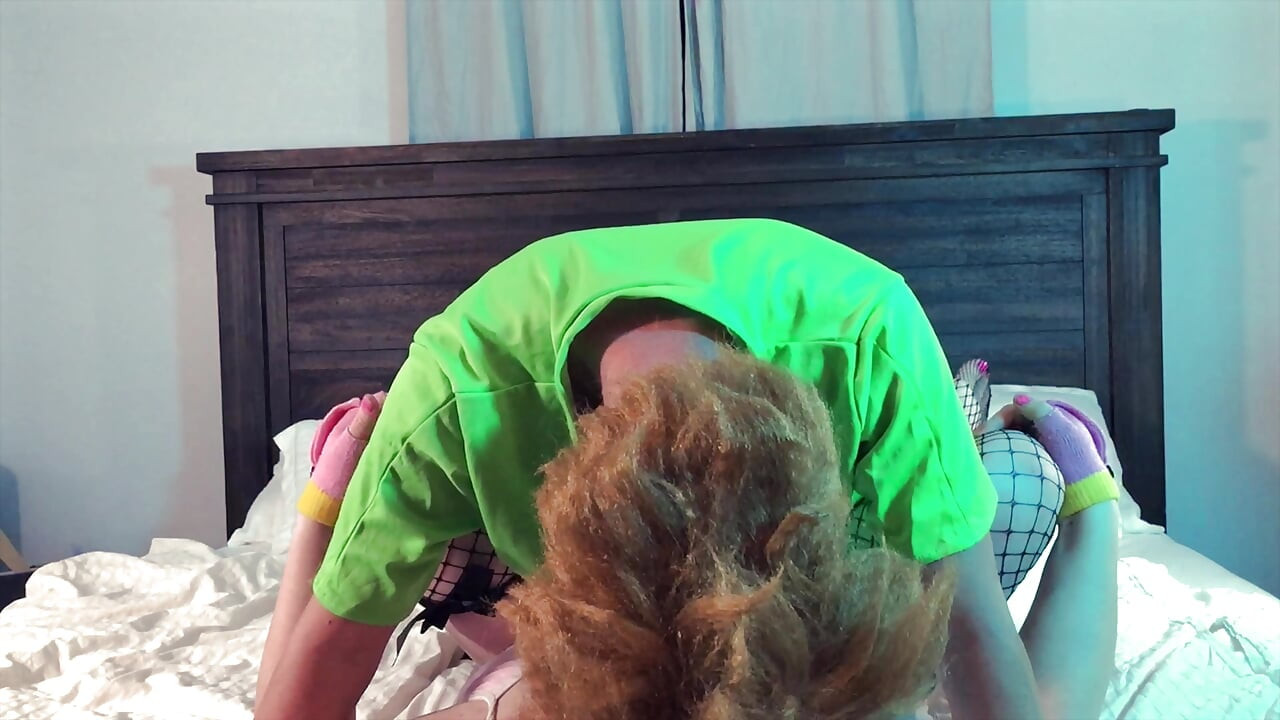 Shaggy Giving His Baggie to a Baddie