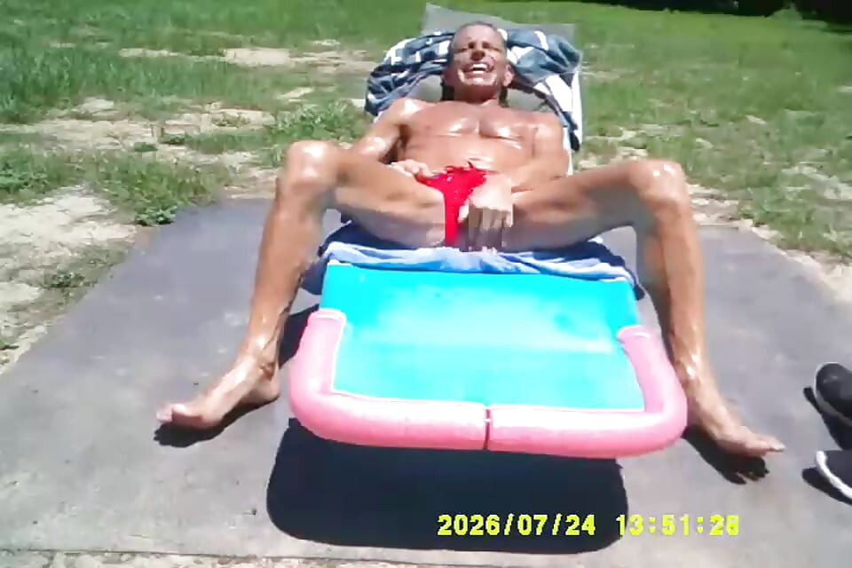 7-24-2026 SUNNIN THE COCK SINGING NO SUGAR TONITE.mp4