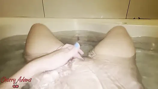 Fingering My Pussy and Exhibiting My Feet at the Bathtub