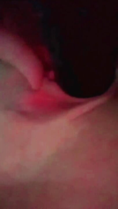 Minha milf gostosa brinca com vibrador