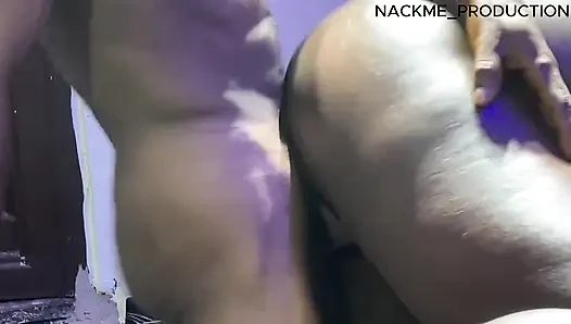 G_Queen хорошо принимает большой черный член