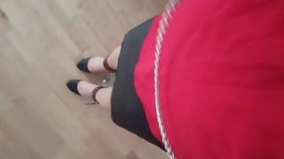 Sissy get castigado - caminar sobre tacones en esclavitud